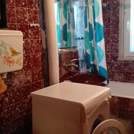 Апартаменты Boyana's Den *